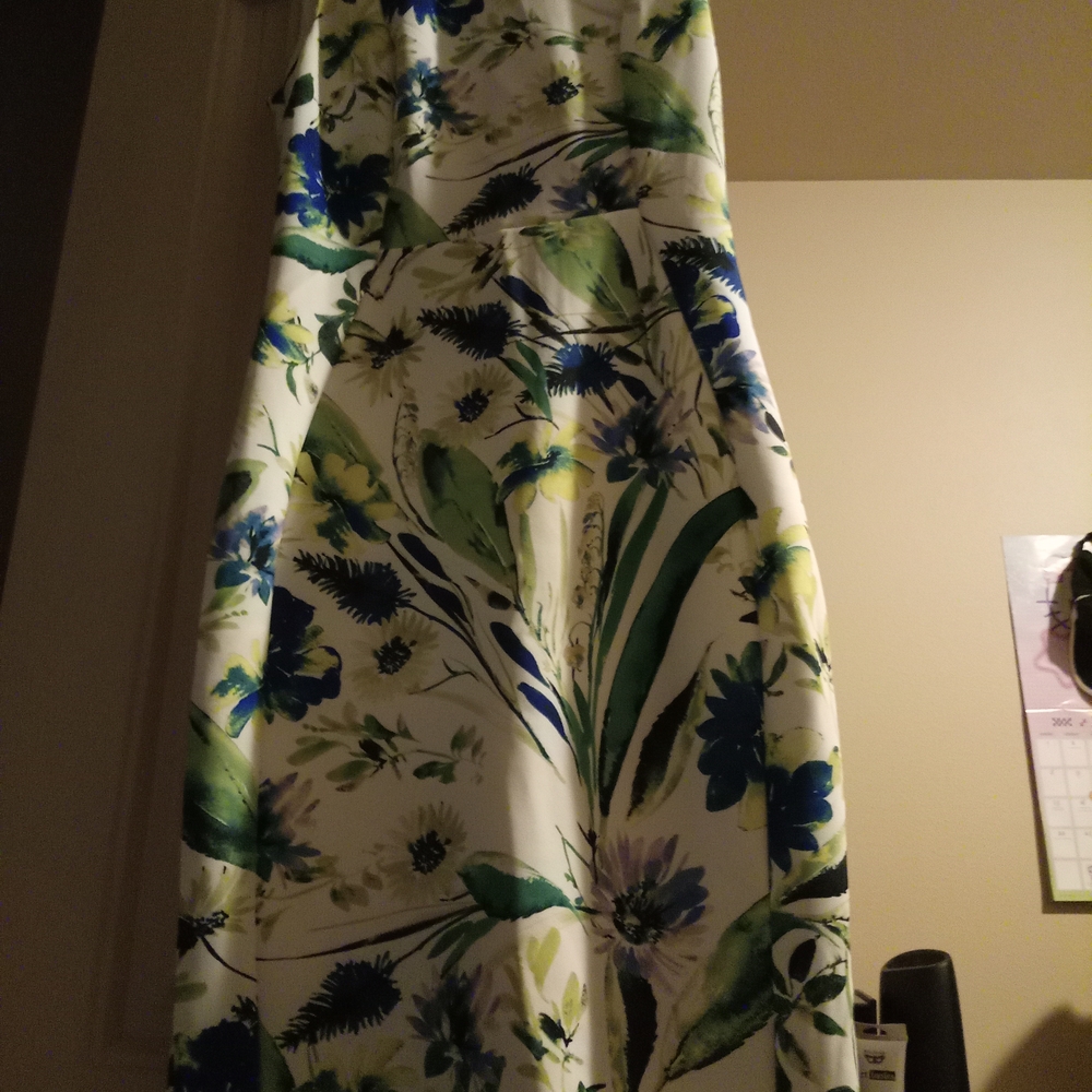 Calvin Klein White and Green Floral Midi Dress - Picture 2 of 4